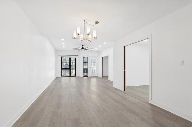 Building Photo - 1812 West Ave