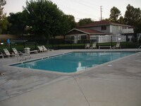 Building Photo - Charming 2-Bedroom Condo in Bouquet Canyon Village, Saugus!