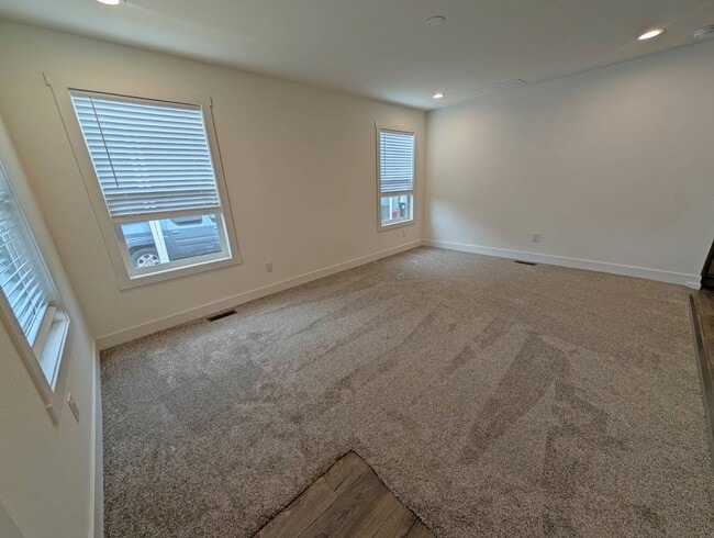 Building Photo - 400 Sulphur Bank Dr