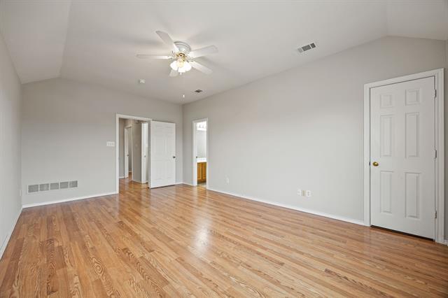 Building Photo - 553 Valley View Dr
