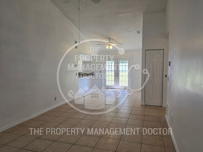 Building Photo - 1617 Crossridge Dr