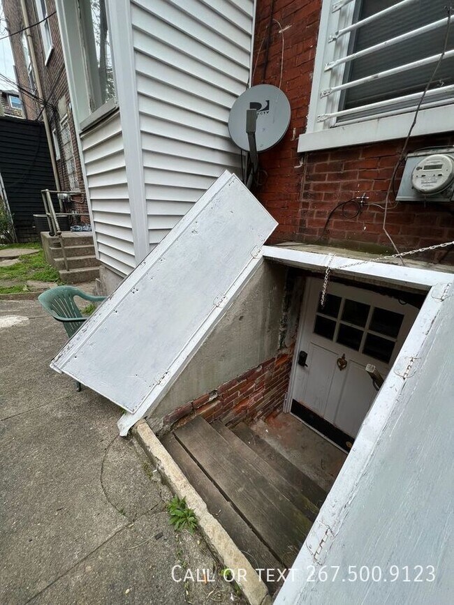 Building Photo - 236 S 45th St