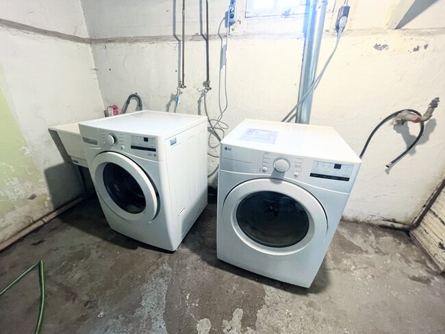 Building Photo - 1112 Lincoln Way