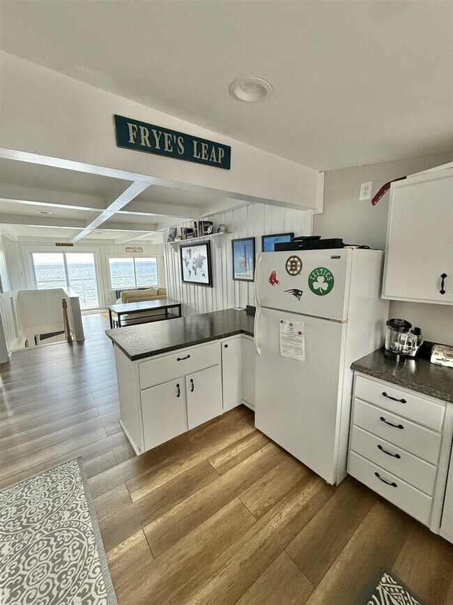 Building Photo - 28 Beach St