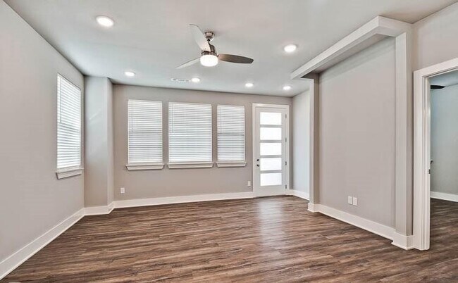 Building Photo - 1705 W Deane St