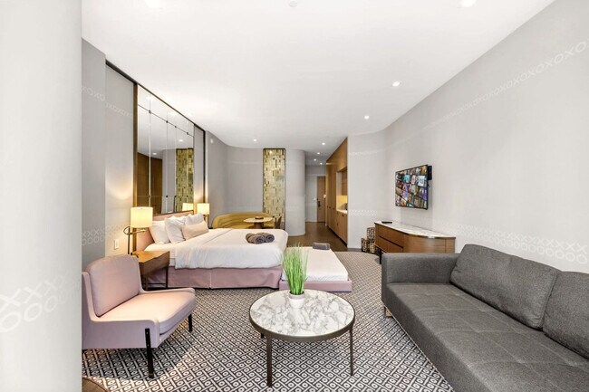 Building Photo - 801 S Miami Ave