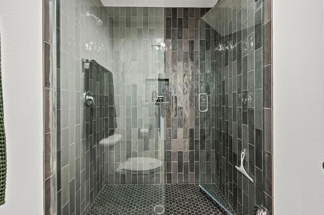 Building Photo - 18006 NE 47th Ave