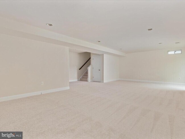 Building Photo - 6684 Muir Dr