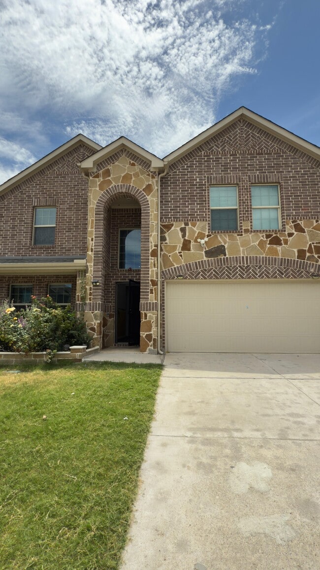 Building Photo - 1816 Da Vinci Dr