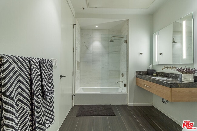 Building Photo - 1030 Kings Rd