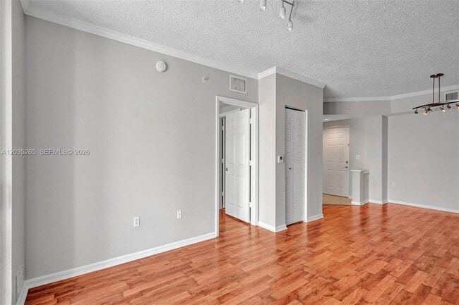 Building Photo - 17150 N Bay Rd