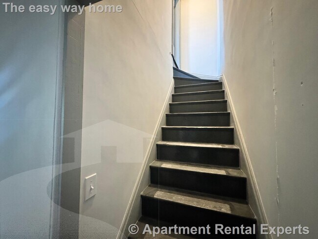 Building Photo - 27 Gilman Terrace