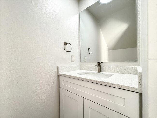 Building Photo - 10288 Turkey Lake Rd