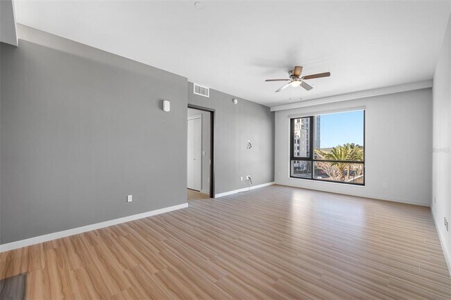 Building Photo - 5 N Osceola Ave