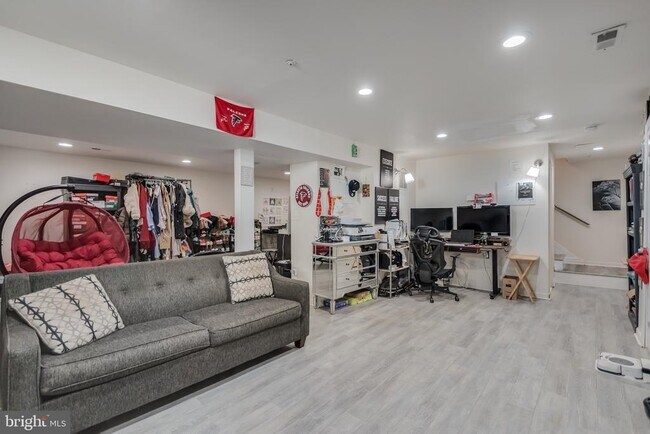 Building Photo - 3107 Ladova Way