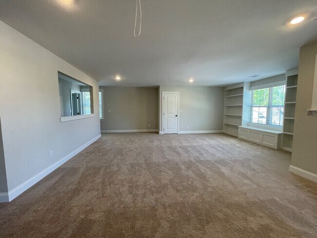 Building Photo - 946 Titleist Way