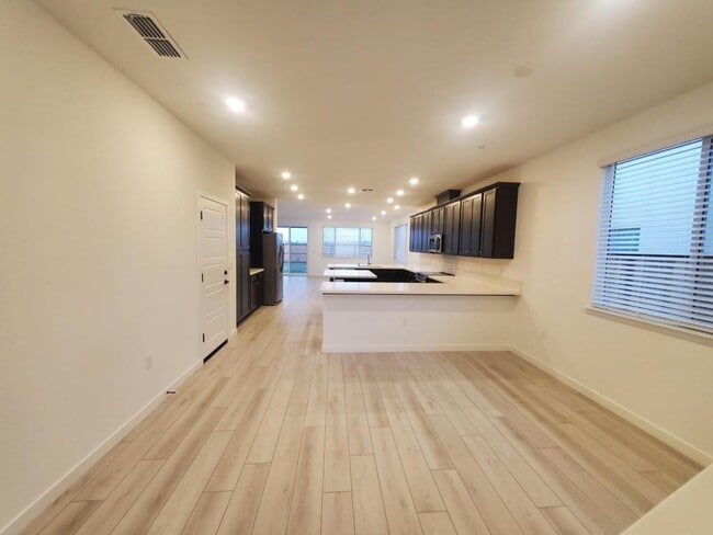 Building Photo - 5361 Lopez Lk Wy