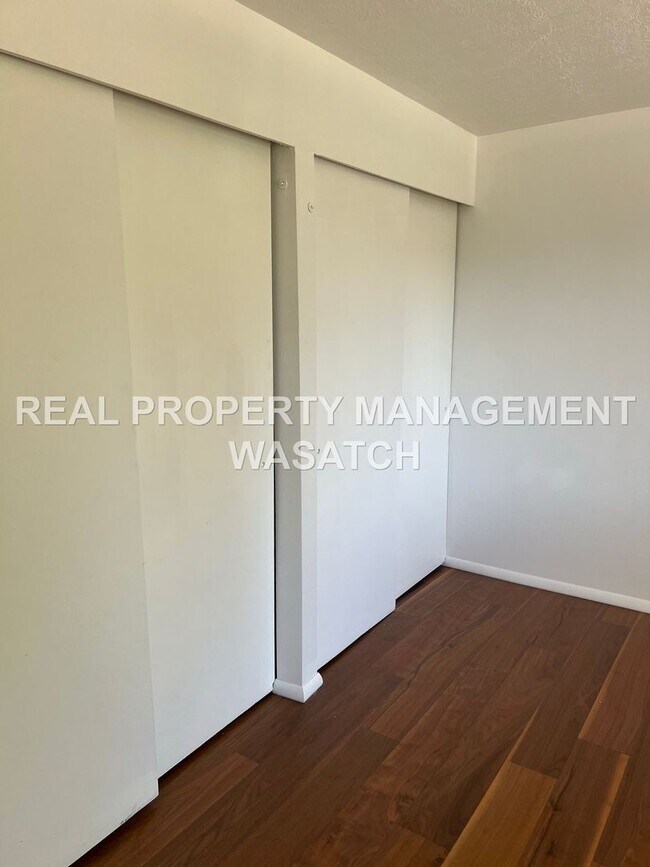 Building Photo - 265 E 5900 S