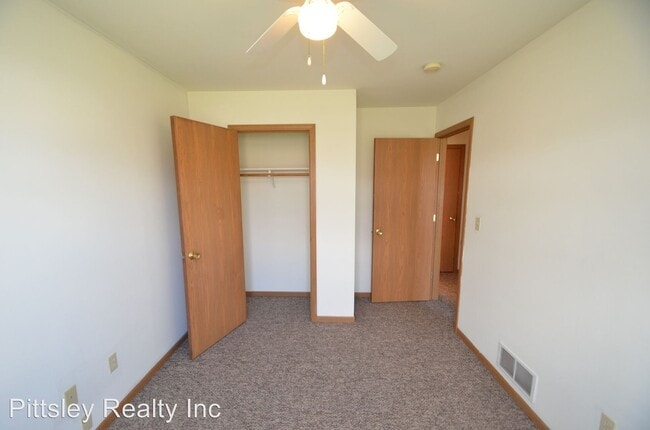 Building Photo - 4 br, 2.5 bath Apartment - 806 Fotis Drive