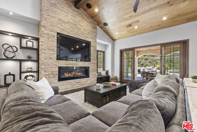 Building Photo - 29450 Malibu View Ct