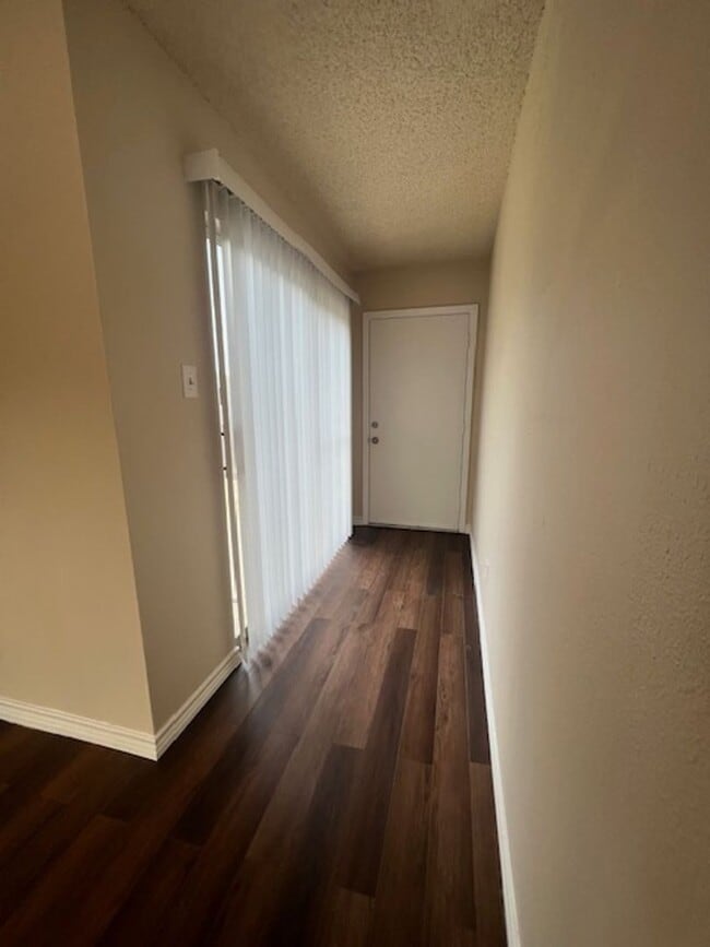 Building Photo - 101/103 Hughson Court