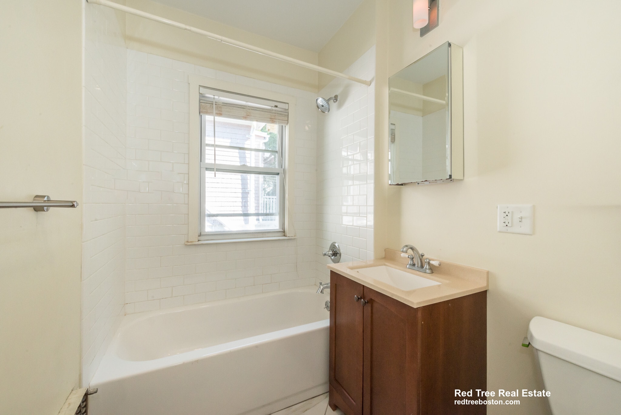 Building Photo - 31 Champney St