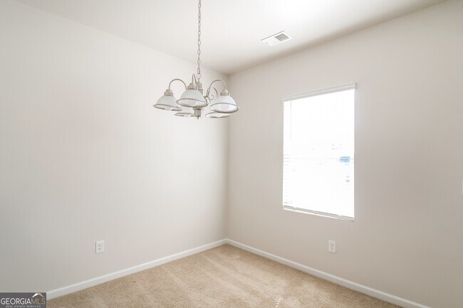 Building Photo - 190 Randette Dr