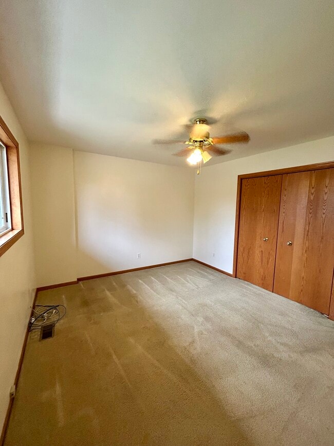 Building Photo - 6516 Shore Ln