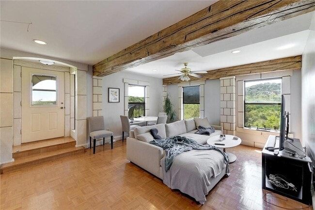 Building Photo - 1712 Lakeshore Dr