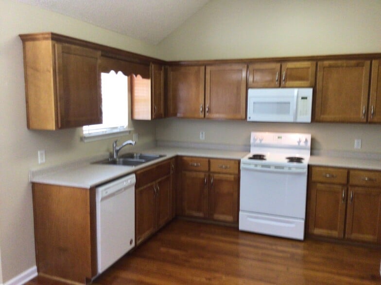 Building Photo - 64 Lancaster Way