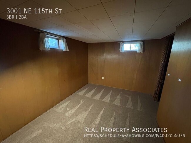 Building Photo - 3001 NE 115th St