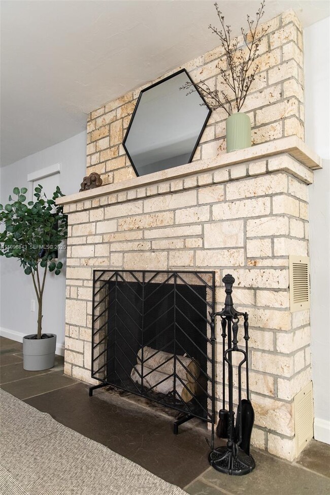 Building Photo - 2040 NE 173rd St