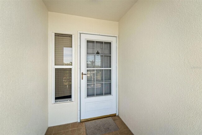 Building Photo - 6021 Bahia Del Mar Cir N