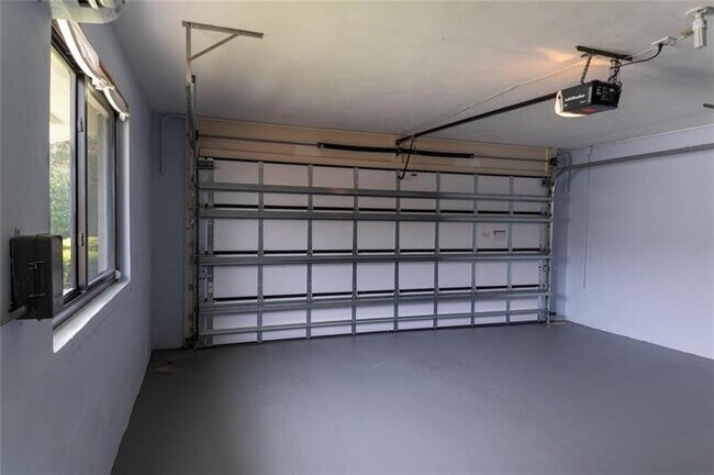 Building Photo - 737 SW 7th St