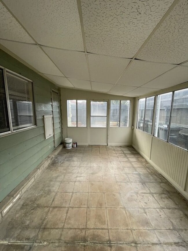 Building Photo - FOR RENT!!!