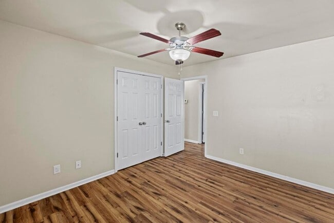 Building Photo - End Unit with Lots of Upgrades!