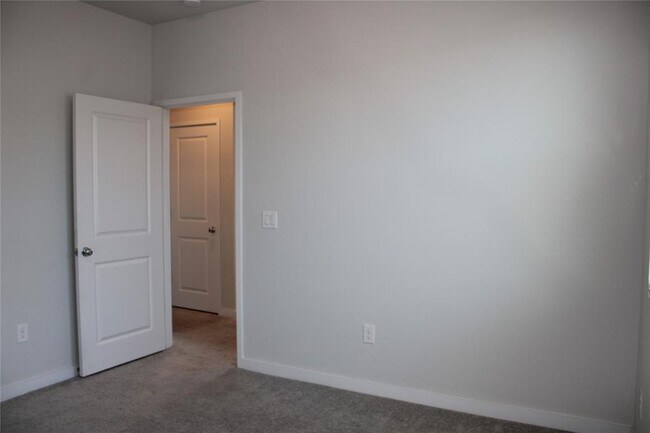 Building Photo - 15008 Casbah Dr