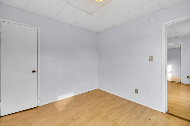 Building Photo - 223 Lawlor St