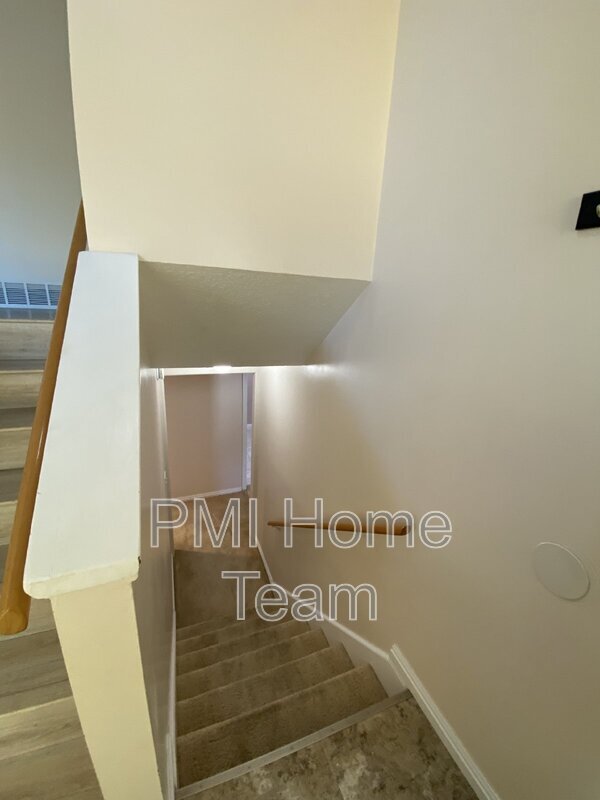 Building Photo - 1183 N 200 E