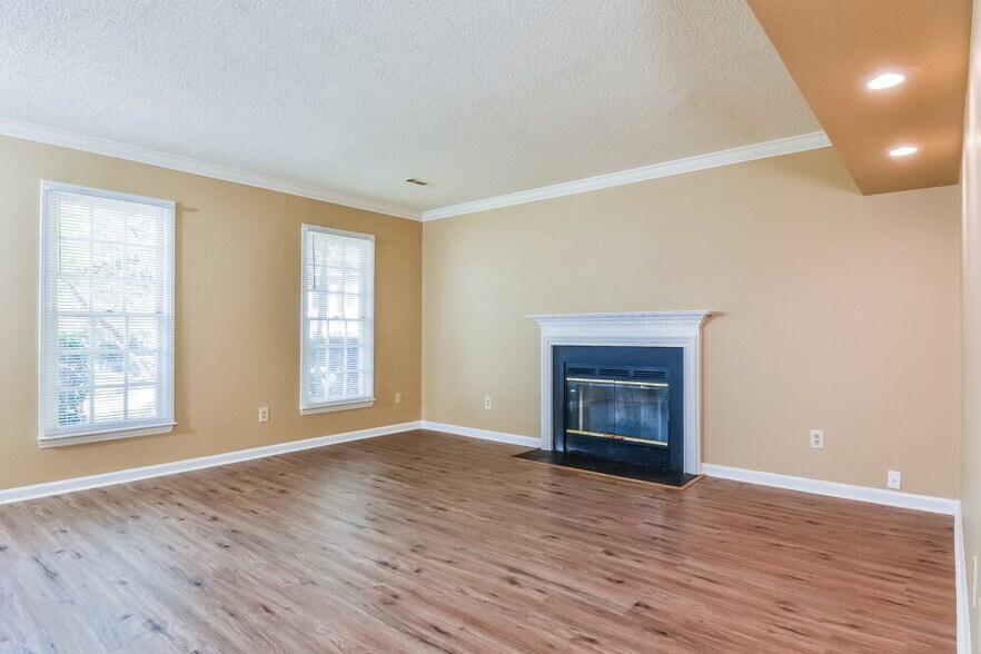 Building Photo - 107 Patio Ct