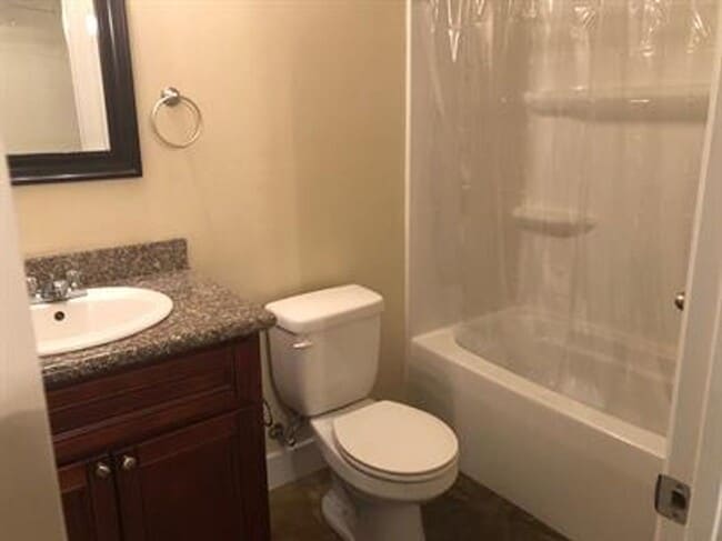 Building Photo - Country side home