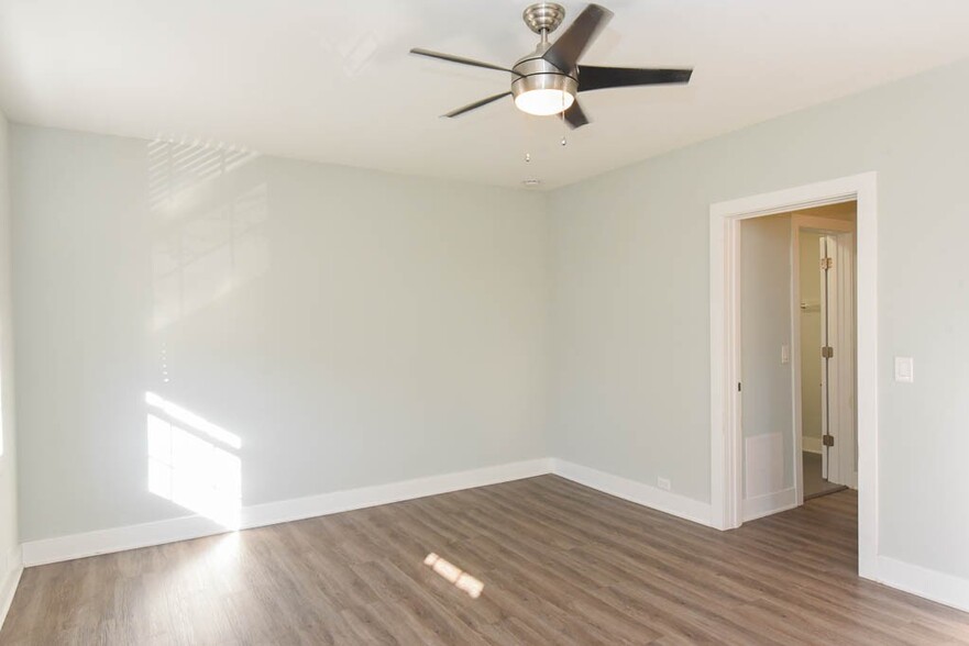 Building Photo - 733 Judson Ave