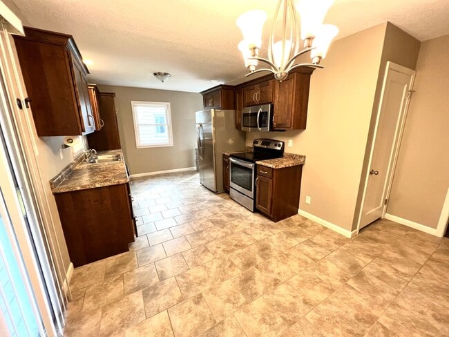Building Photo - Single-Family Home Minutes from Saint Mary's!