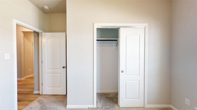 Building Photo - 6335 Spartan Dr