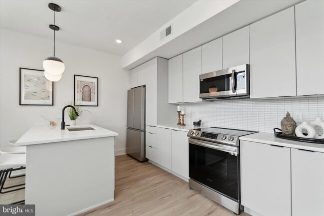 Building Photo - 139 W Chelten Ave