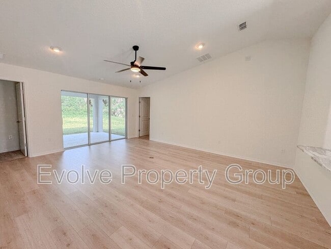Building Photo - 6 Pickcane Ln