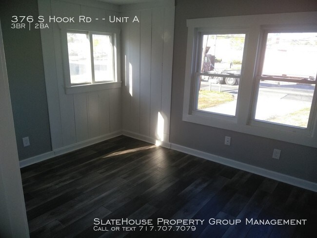 Building Photo - First Months Rent Free! Newly Renovated!