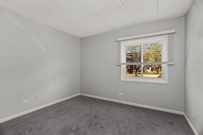 Building Photo - 2310 Woodbridge Way