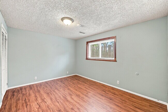 Building Photo - $3,195.95 - 4 Bed, 3 Bath Home in Thornton with Sun Room, Finished Basement & Fenced Backyard