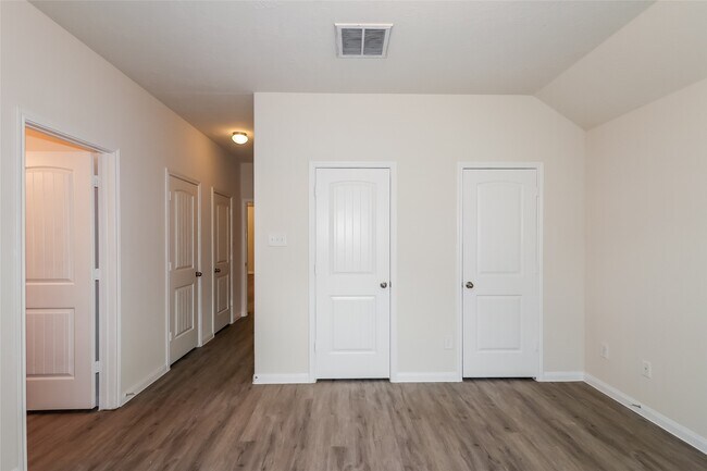 Building Photo - 5435 Latta Plantation Dr